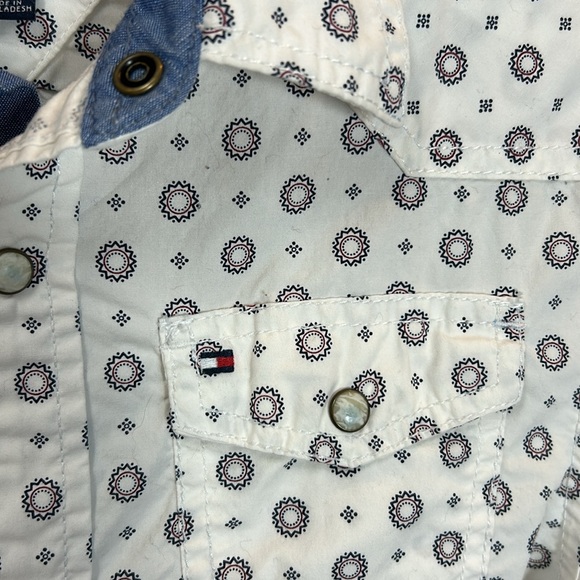 Tommy Hilfiger Boy's Button Down Long Sleeve Dress Shirt Size 8-10 Cotton Preppy - Picture 6 of 7